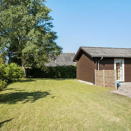 3 Bedroom Lovely In Feriehus *