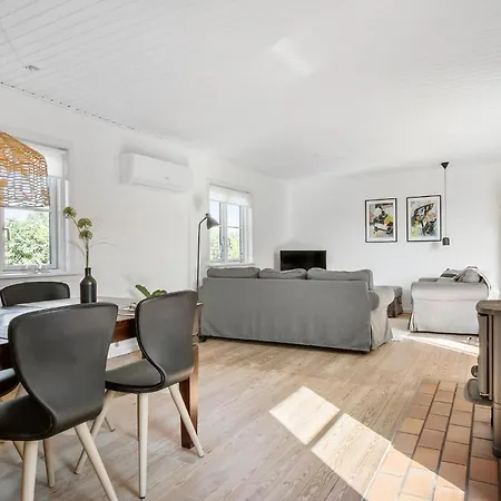 3 Bedroom Lovely In * Millinge