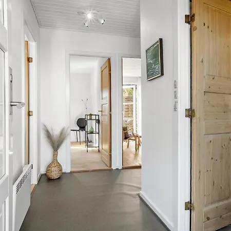 3 Bedroom Lovely In * Millinge