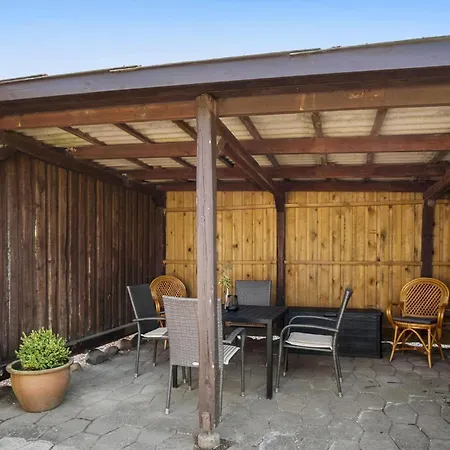 Vakantiehuis 3 Bedroom Lovely In