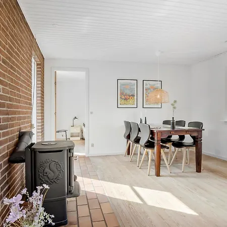 3 Bedroom Lovely In