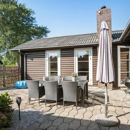 3 Bedroom Lovely In Feriehus *