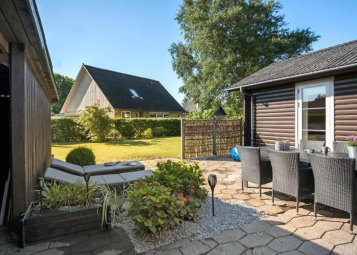 3 Bedroom Lovely In * Millinge