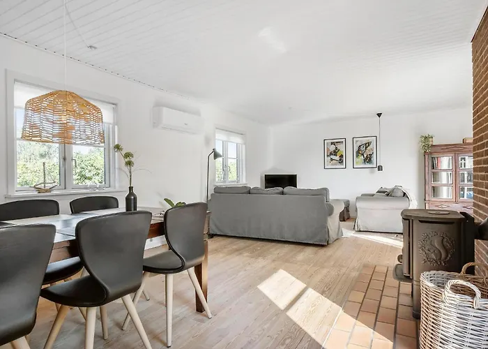 3 Bedroom Lovely In * Millinge