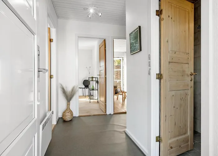 3 Bedroom Lovely In * Millinge